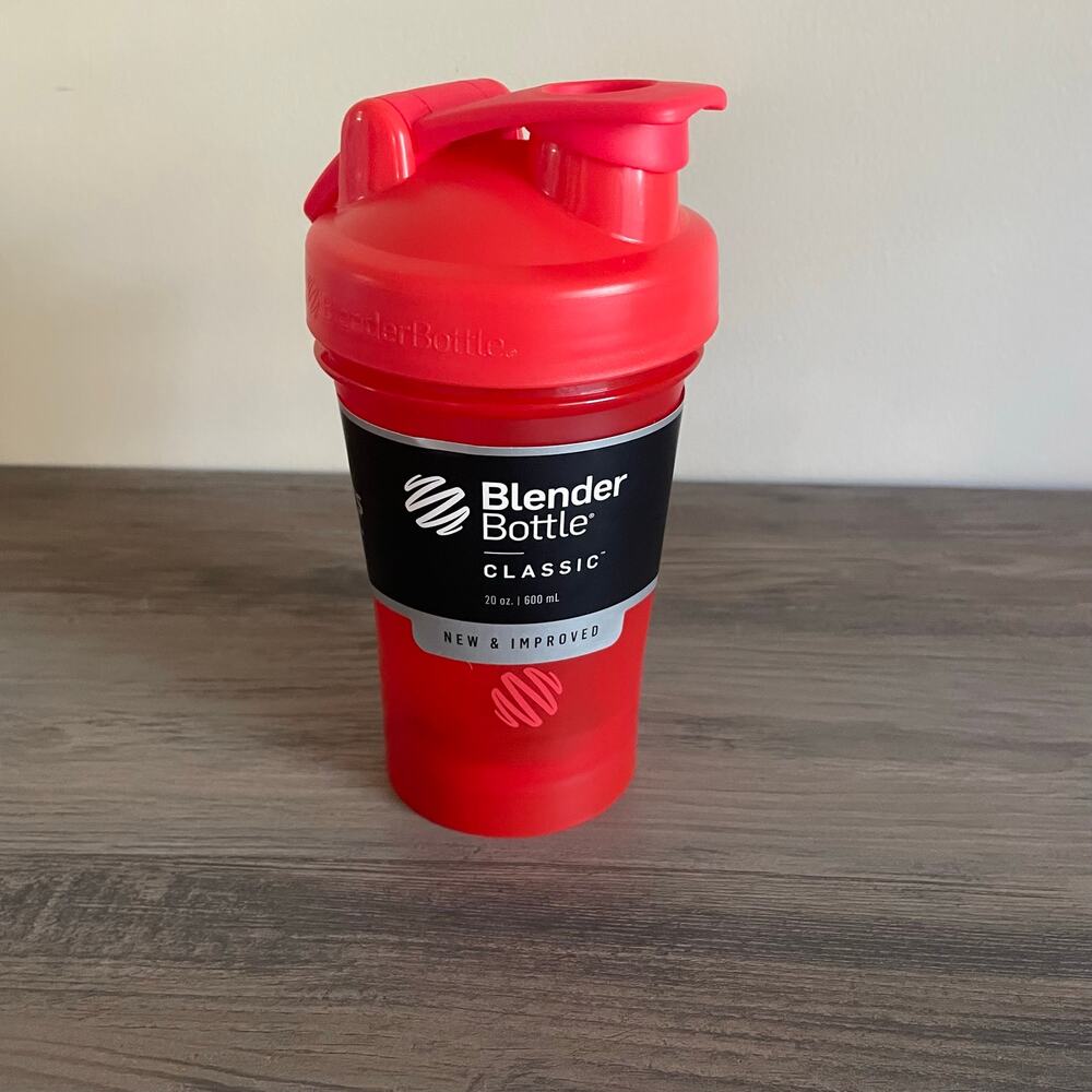 BlenderBottle Classic 20 oz Shaker Bottle FC Red BlenderBall Whisk NEW